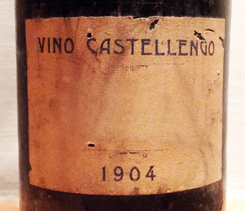Bottiglia storica con etichetta Vino Castellengo, annata 1904
